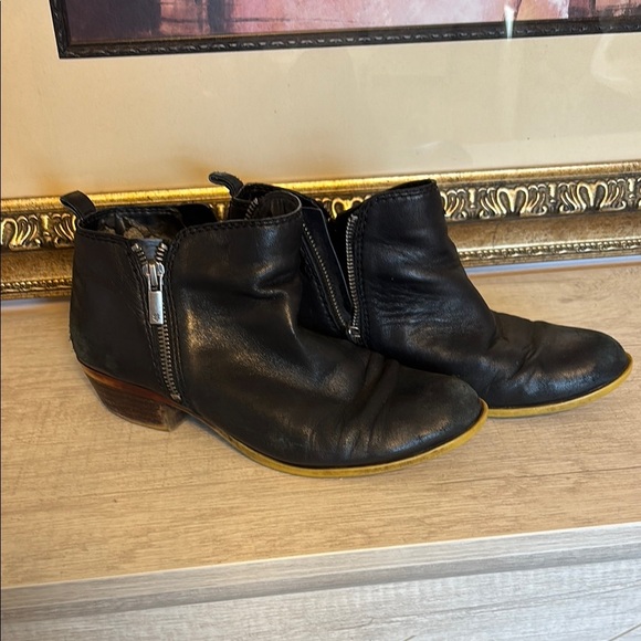 Sleek Black Ankle Boots with Side Zipper - Picture 1 of 8